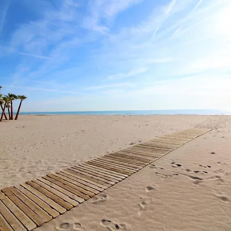 Global Properties, Moderno De Dos Terrazas Con Vistas Al Mar Y A La Montana