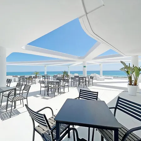 Global Properties, Moderno De Dos Terrazas Con Vistas Al Mar Y A La Montana *
